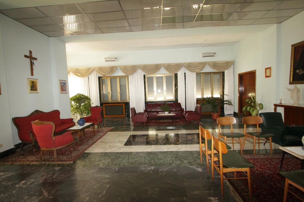 Casa Per Ferie Margherita Diomira Hotel Rome Exterior photo