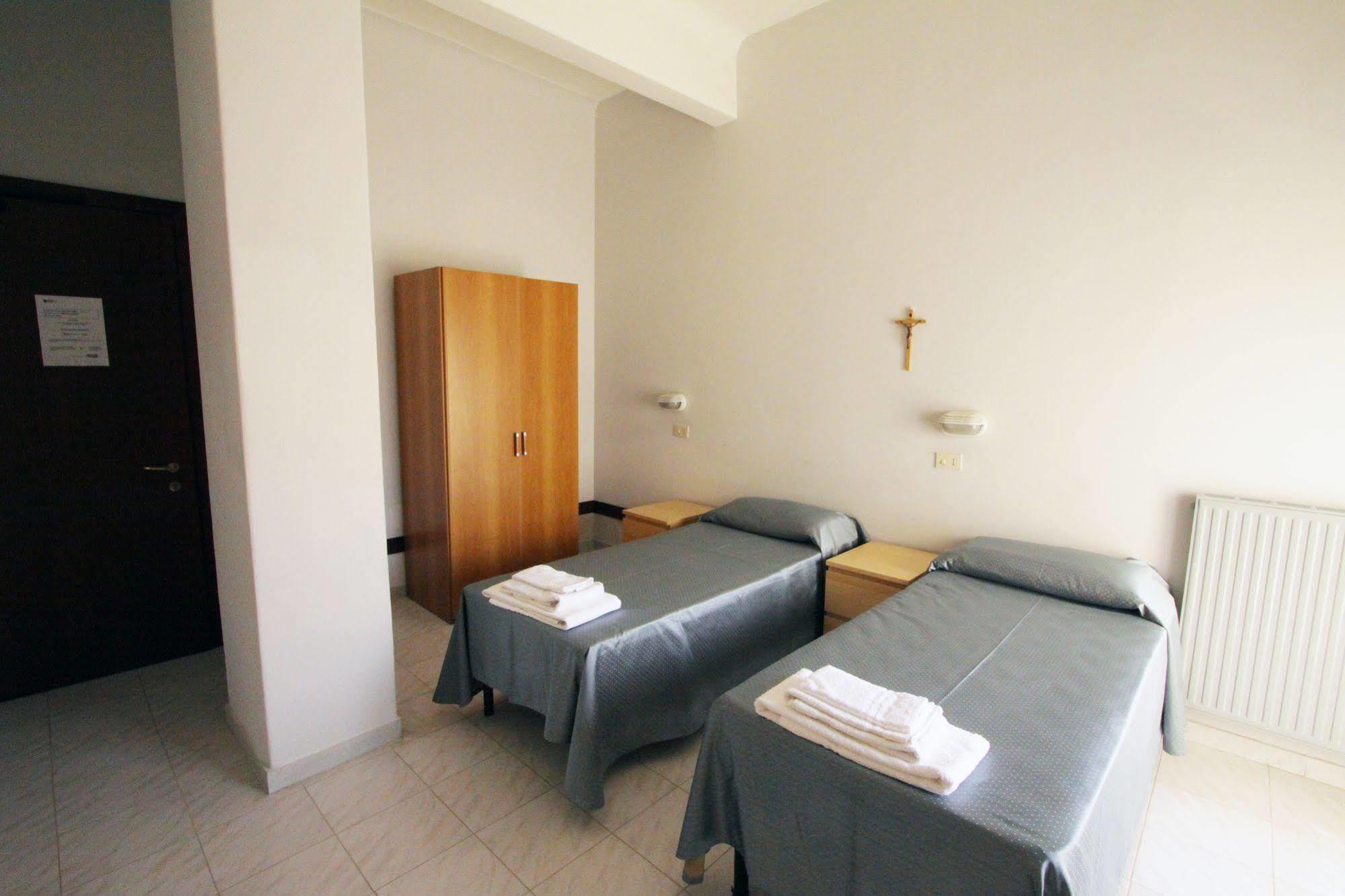 Casa Per Ferie Margherita Diomira Hotel Rome Exterior photo